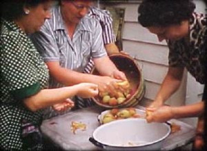 HMSturcke_Poconos1942peaches